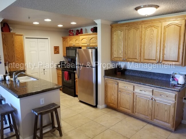 Building Photo - 2040 Las Colinas Cir