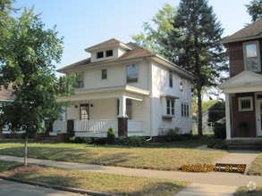 Building Photo - 1323 Park Ave