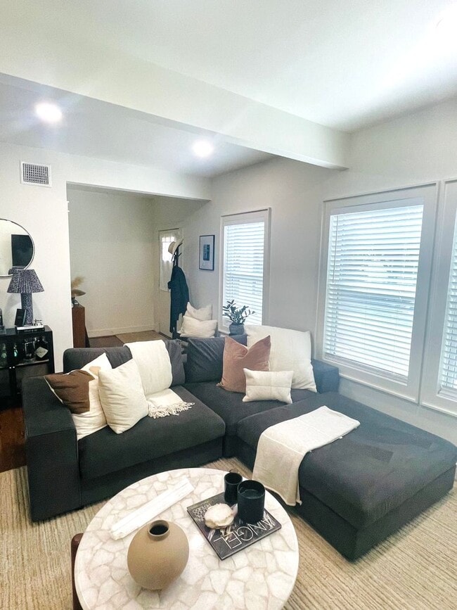 Foto del edificio - 4004 Roswell St