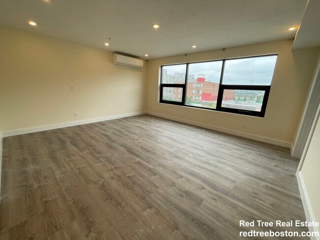 Foto del edificio - 1028a Commonwealth Ave