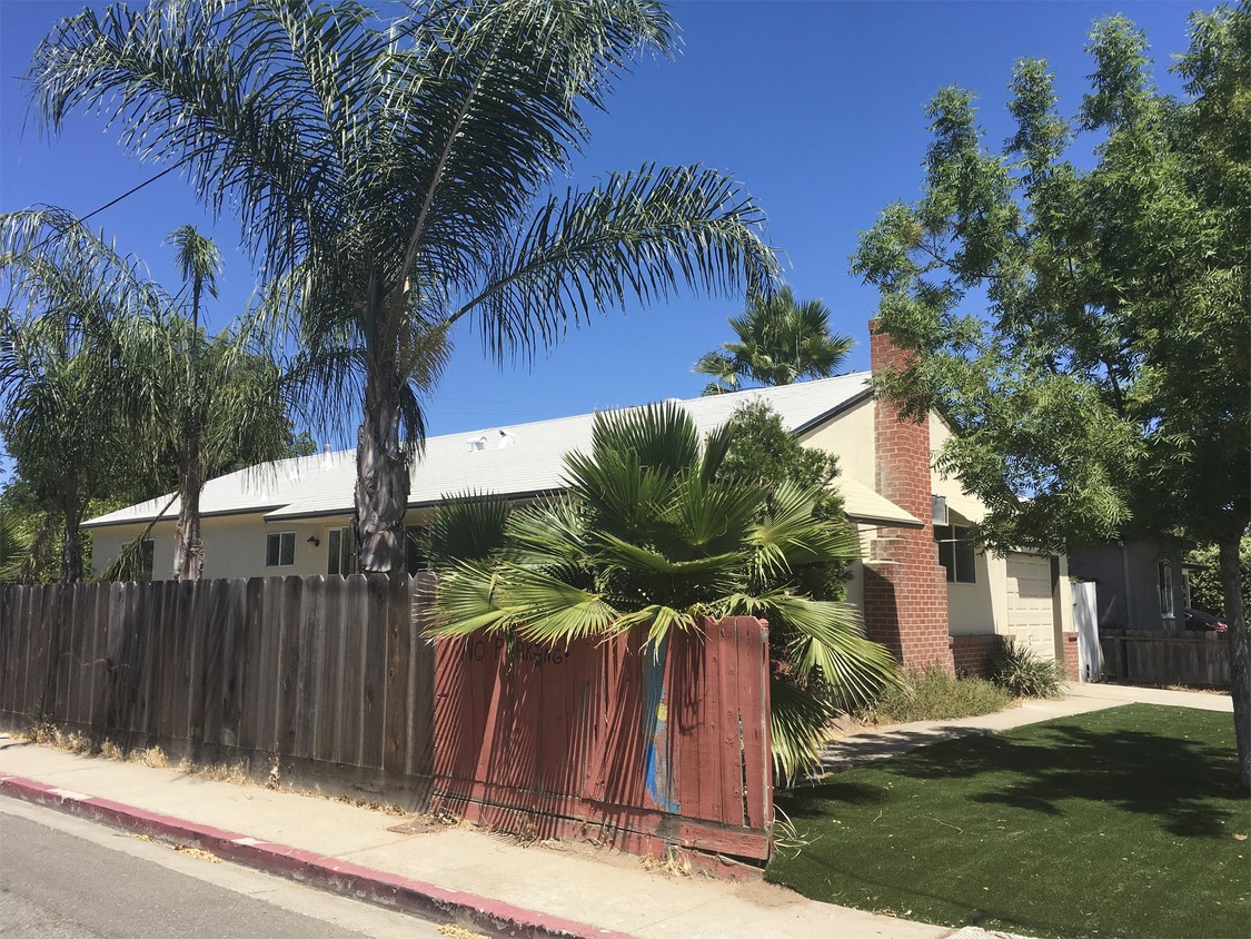 Primary Photo - 139 S Fremont Ave