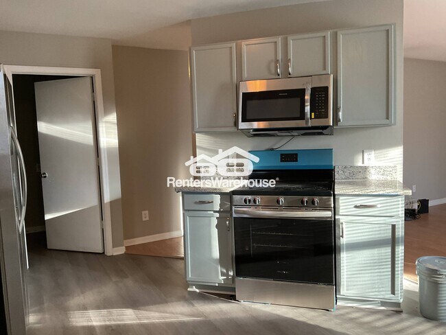 Foto del edificio - 3107 Meadow Knoll Dr