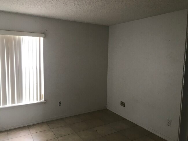 Foto del edificio - 513 Seasons Ct