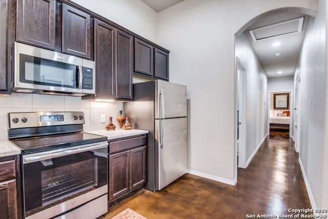 Building Photo - Luxury Duplex in Seguin with 3-bed, 2-bath...