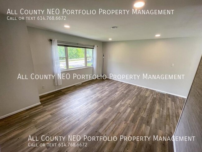 Building Photo - Completely Remodeled 4 Bed, 2 Bath Single ...