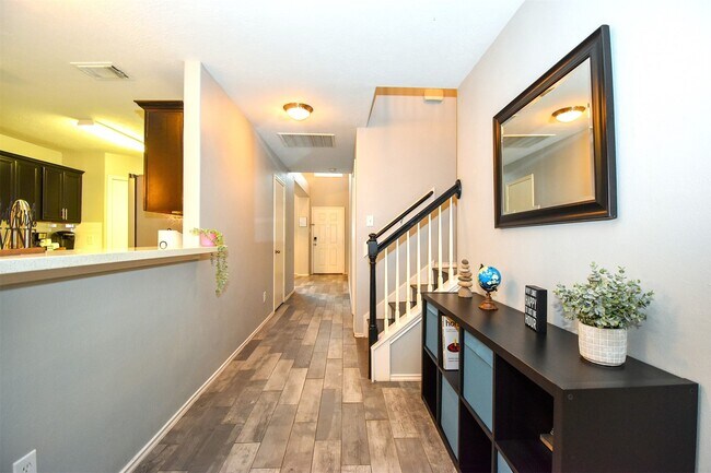 Building Photo - 11007 Shumard Oak Ct