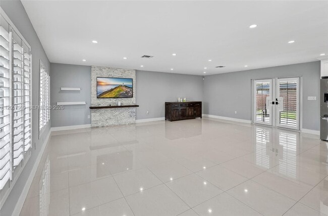 Foto del edificio - 4865 SW 94th Ave