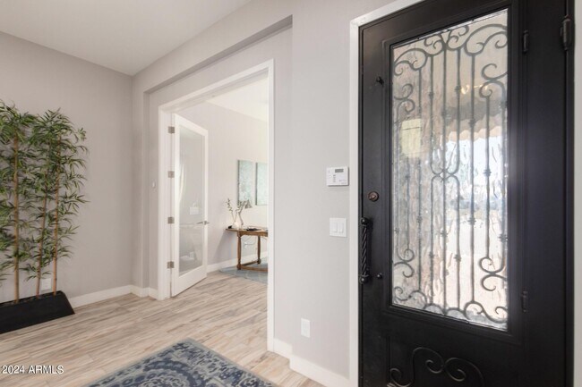 Building Photo - 4616 E Vista Bonita Dr