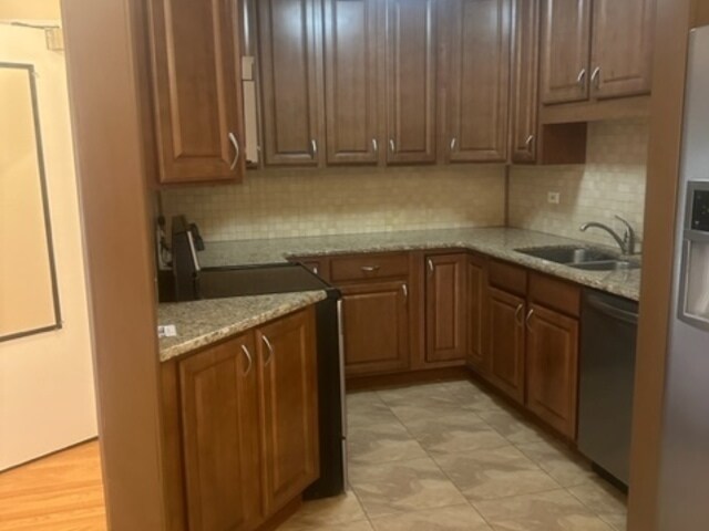 Building Photo - 6110 Knoll Valley Dr