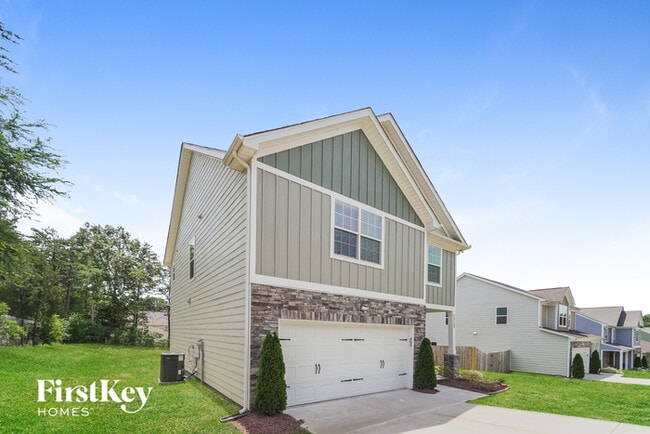 Building Photo - 13130 Circle Dr