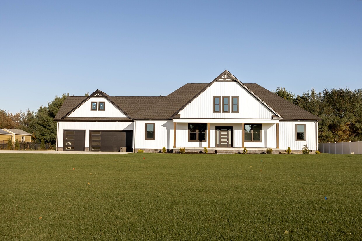 Primary Photo - 5692 King Stuart Dr