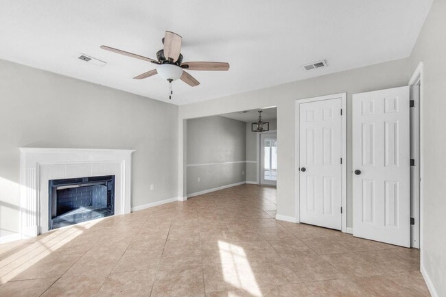 Foto del edificio - "Charming 3-Bed Oasis in Fort Walton Beach!"