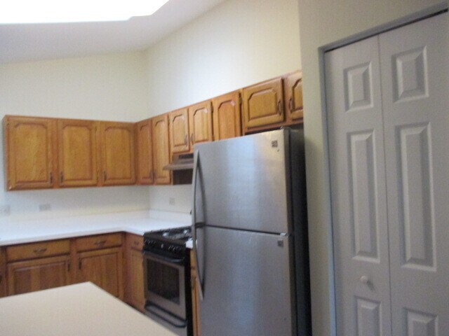 Building Photo - Spacious 2 bedroom 2 bath 2nd floor Ranch ...