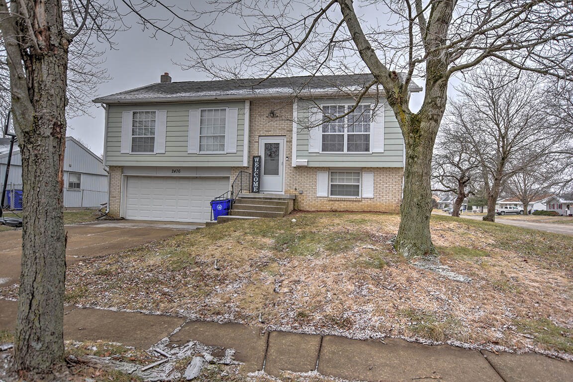 2476 S Marquette Ct, Decatur, IL 62521 House Rental in Decatur, IL