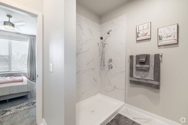 2BR, 2BA - 1,096SF - Bathroom - Urban Village Rosehill