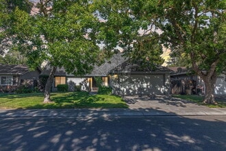 Building Photo - 2828 Smoke Tree Cir