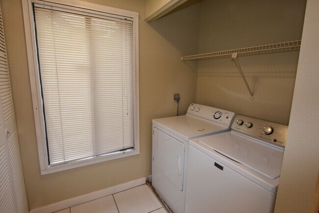 Building Photo - 5323 Indian Creek Dr