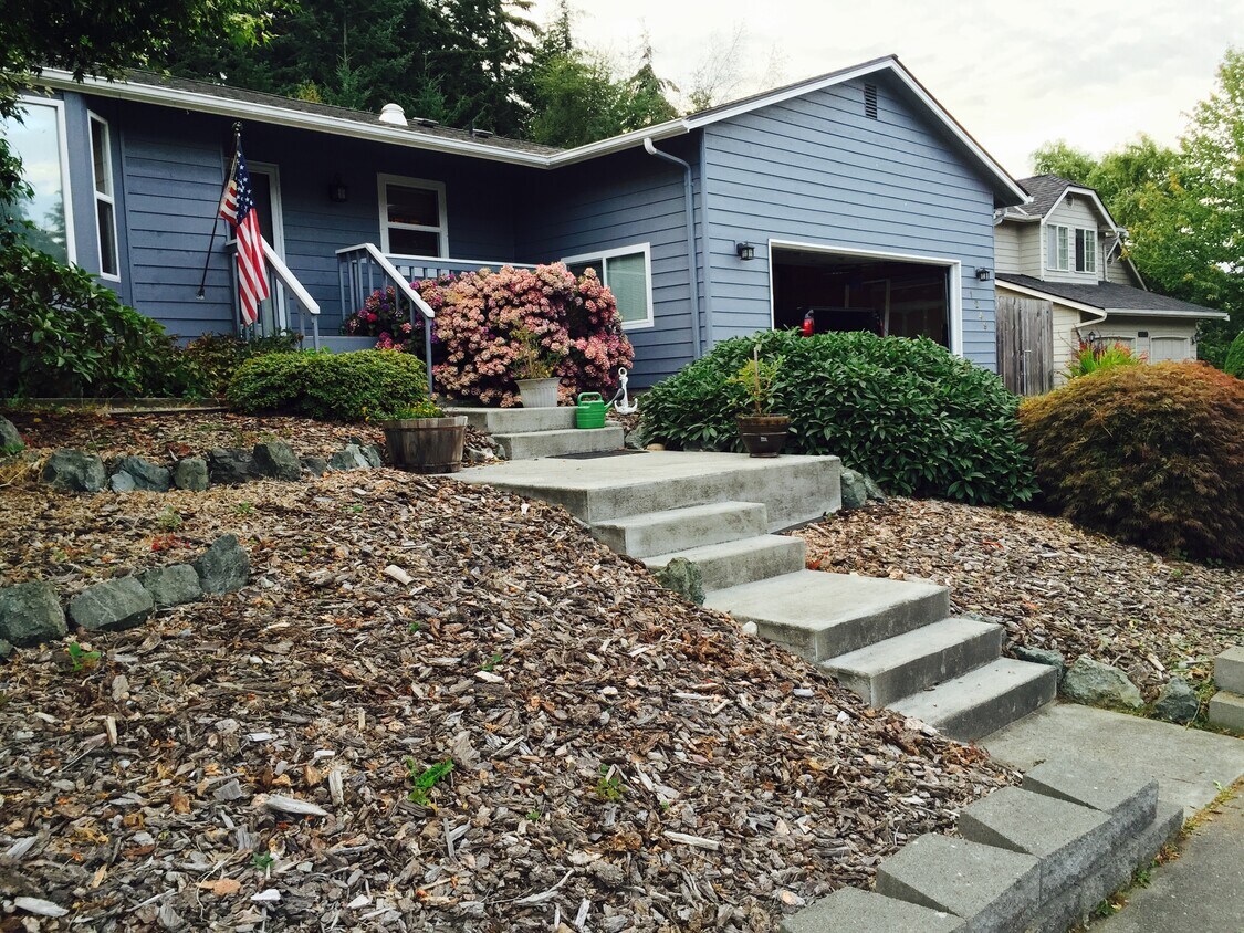 Primary Photo - 1249 Northeast Taftson Street