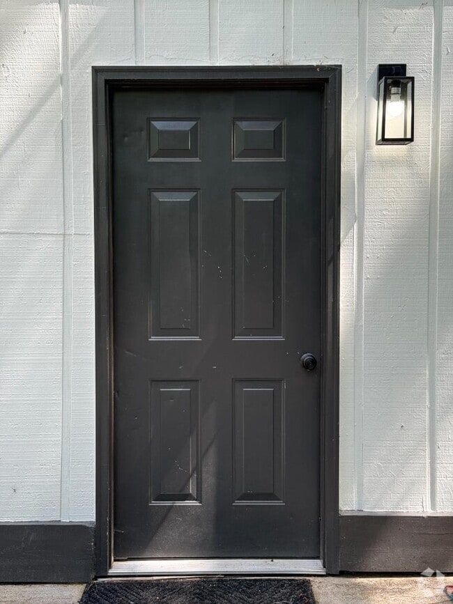 Building Photo - 721 Wedgewood Dr