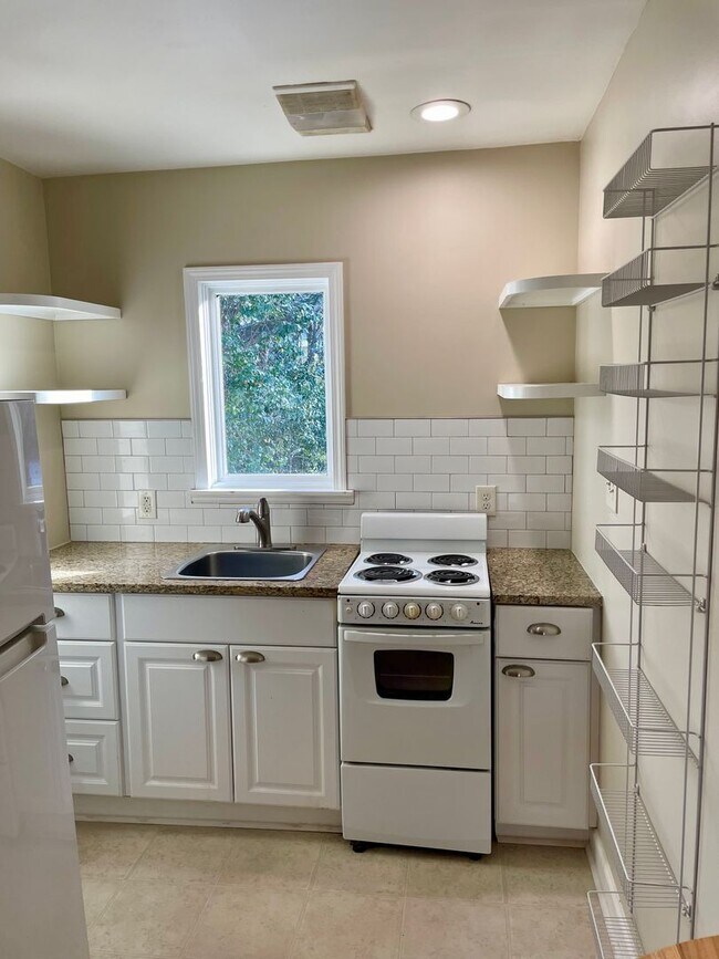 Foto del edificio - 1153 Delano St