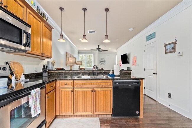 Foto del edificio - Cute 2BR unit at Creekside