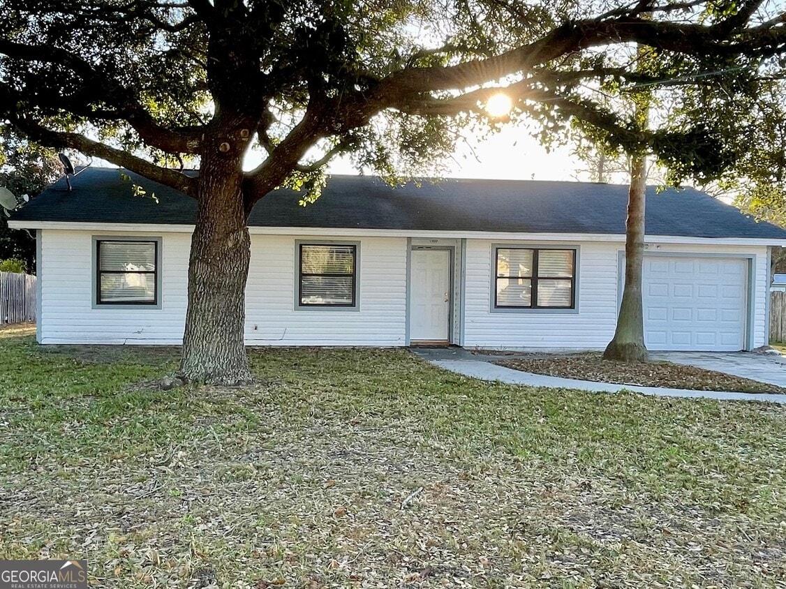 Primary Photo - 154 Green Acre Cir N