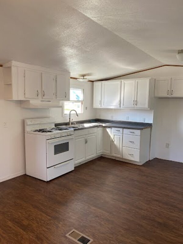 Foto del edificio - 2130 Rand Morgan Rd