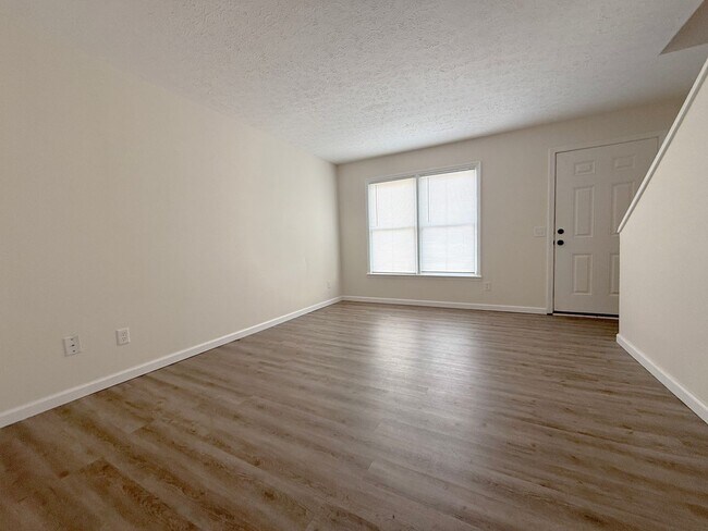 Foto del edificio - 1840 Woodland Ave