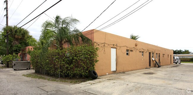 Building Photo - 3515 Broadway