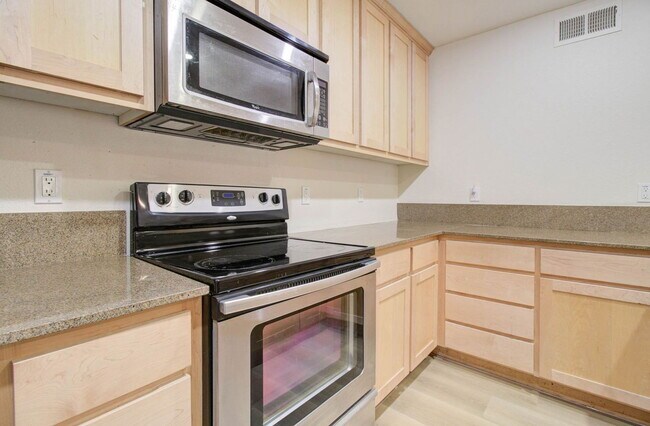 Foto del edificio - 4704 E Paradise Village Pkwy N