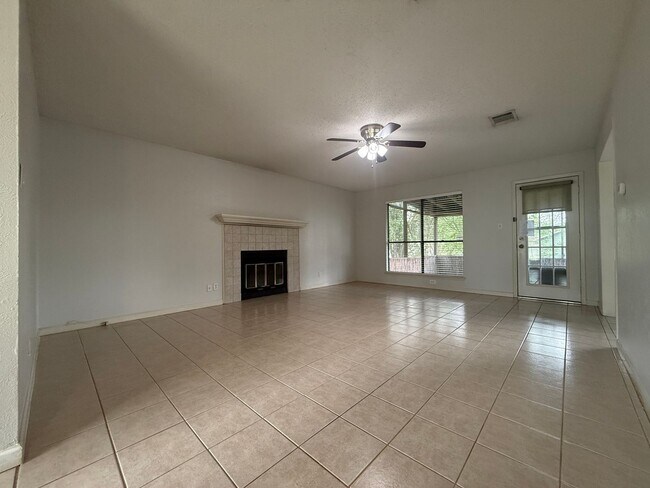 Foto del edificio - South Austin Two Story - Move In Ready