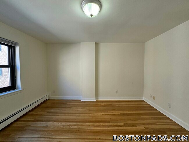 Building Photo - 40 Harvard St