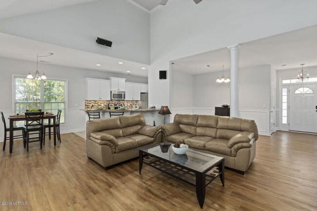 Foto del edificio - 324 Foxwood Ln