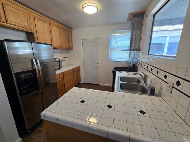 Building Photo - Renovated 2 Bed, 1 Bath home