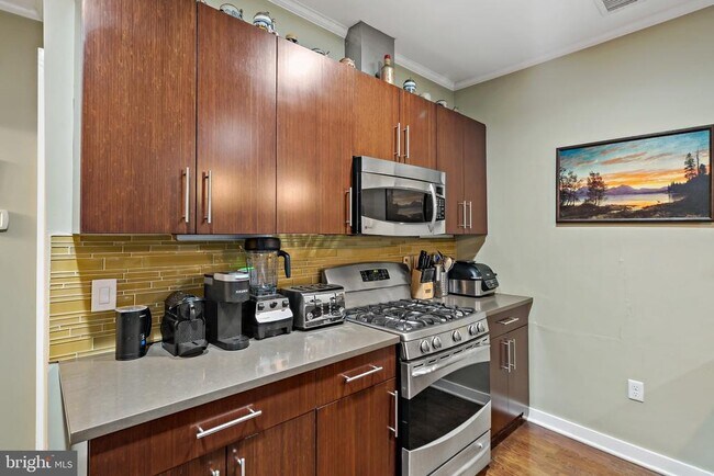 Foto del edificio - 1247 E Columbia Ave