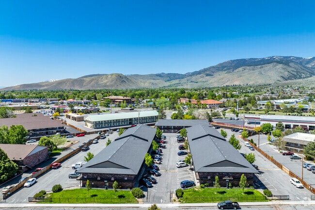 Community View - Royal Vista Apartments