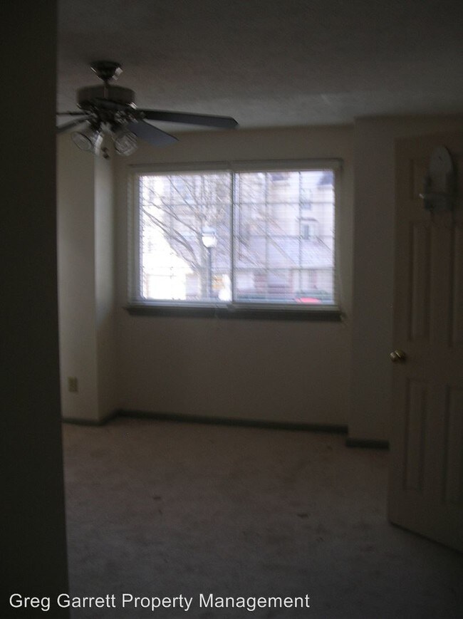 Foto del edificio - 748 Rock Crest Ct