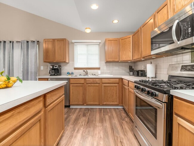 Building Photo - 1810 Wind Song Dr
