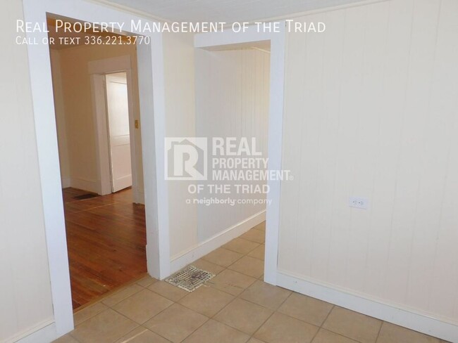 Building Photo - 1 Bedroom/1Bathroom apartment in Historic ...