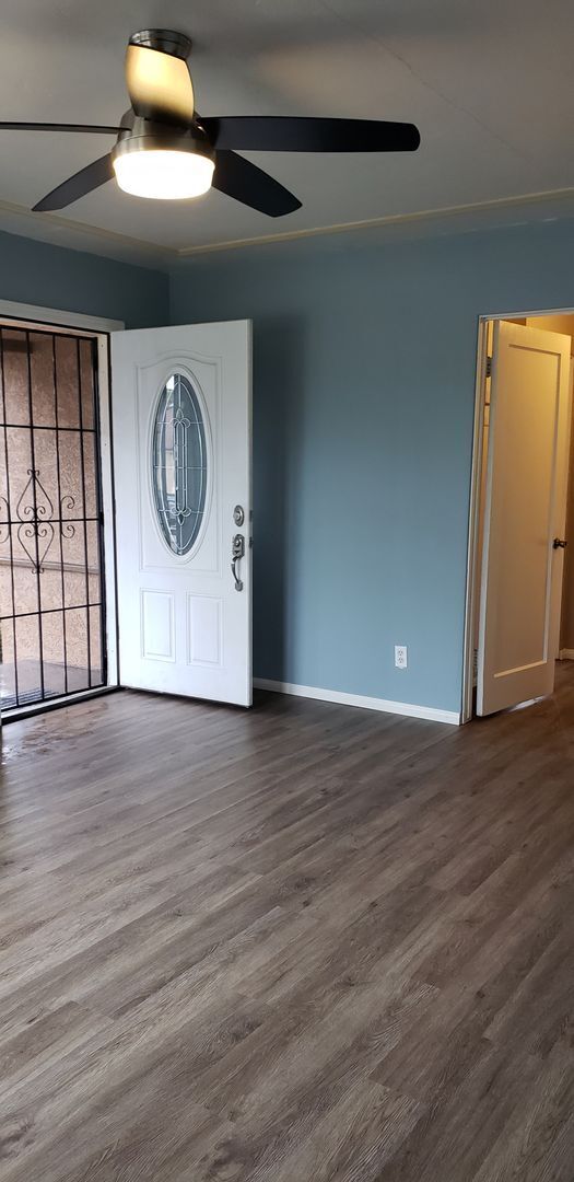 Building Photo - Charming La Mesa home with large private yard and garage!