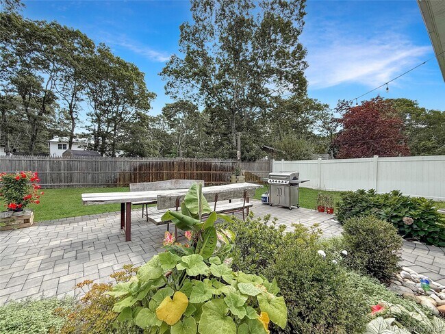 Building Photo - 8 Westerly Ct
