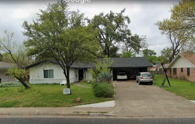 Building Photo - 1801 Rogge Ln
