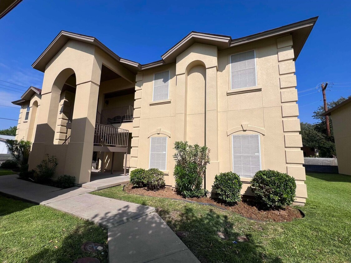 Primary Photo - 9804 Cantera Ct
