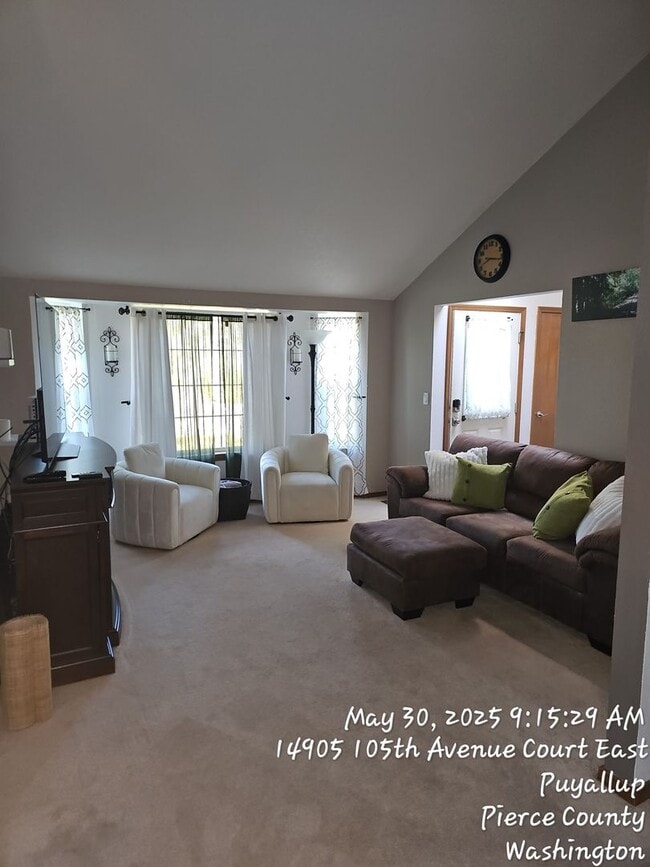Building Photo - Puyallup South Hill-Tri level home ready f...