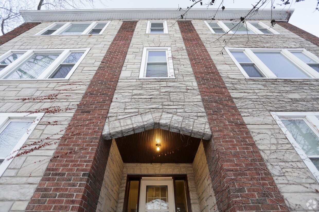 Building Photo - Gadient