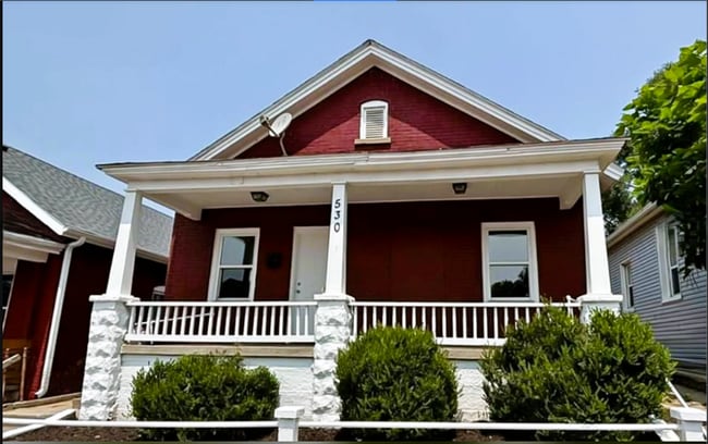 Building Photo - 530 Tauromee Ave