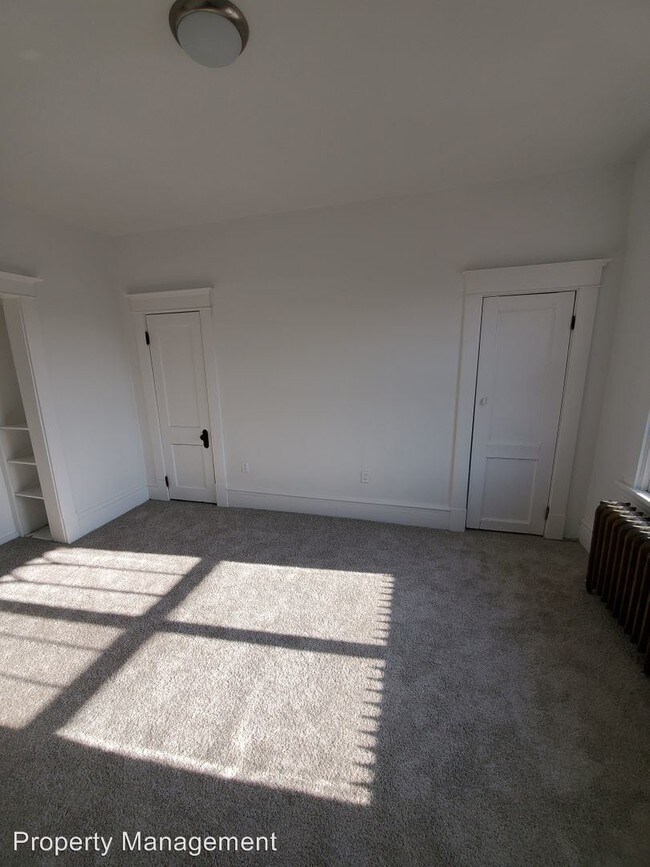 Building Photo - 447 Edgemont St