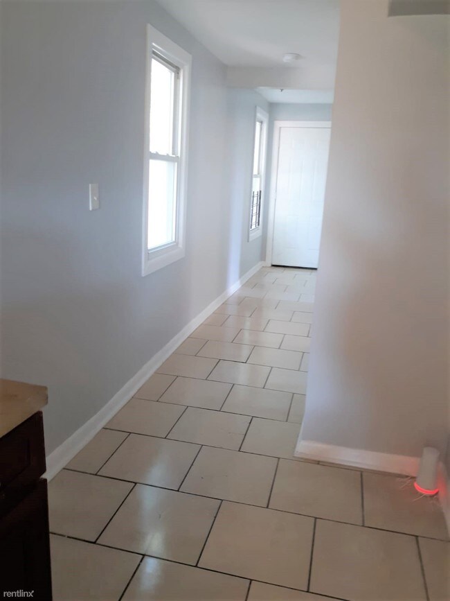 Building Photo - 3 br, 1 bath  - 48 19th Ave