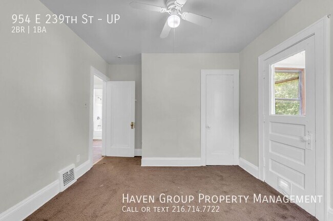 Foto del edificio - 954 E 239th St