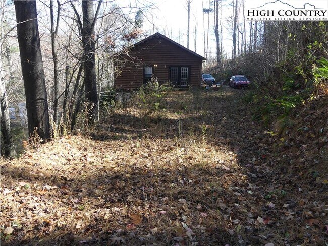 Building Photo - 320 Moss Hill Rd